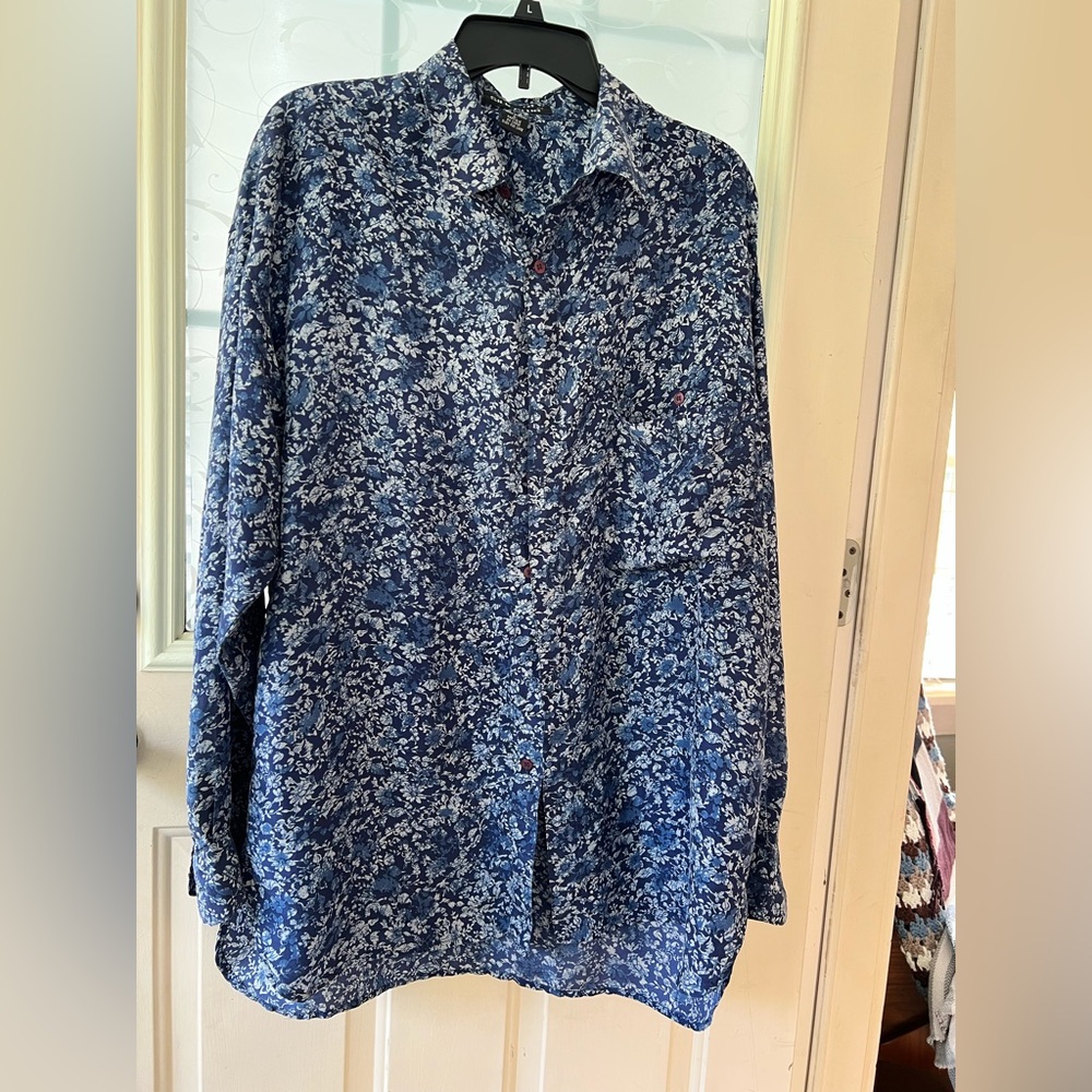 Silk Club 💯 silk mens size L button down long sleeve shirt in blue floral.